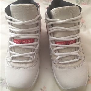 Air Jordan Retro XI Platinum size 6.5